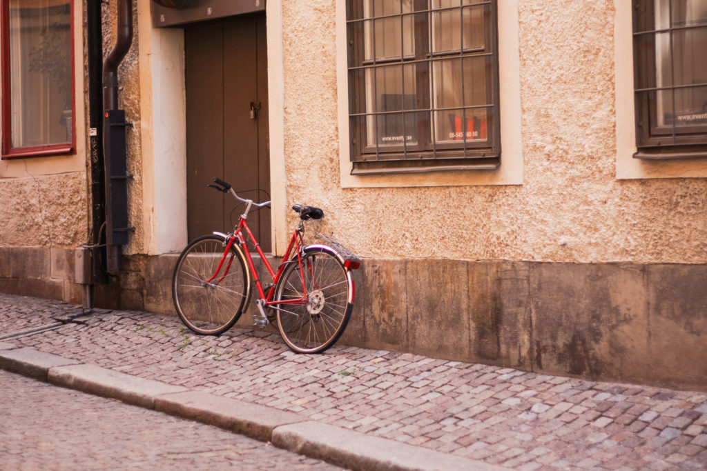自転車とドア